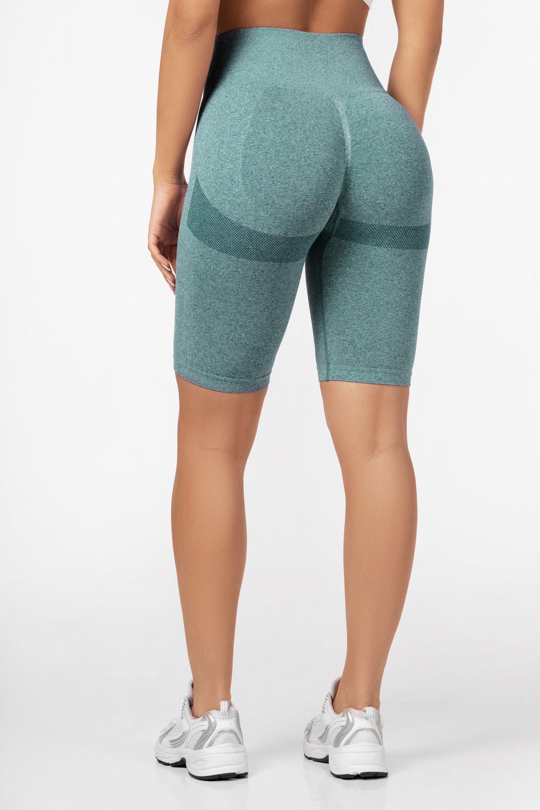 Peachy scrunch seamless shorts som formar baken