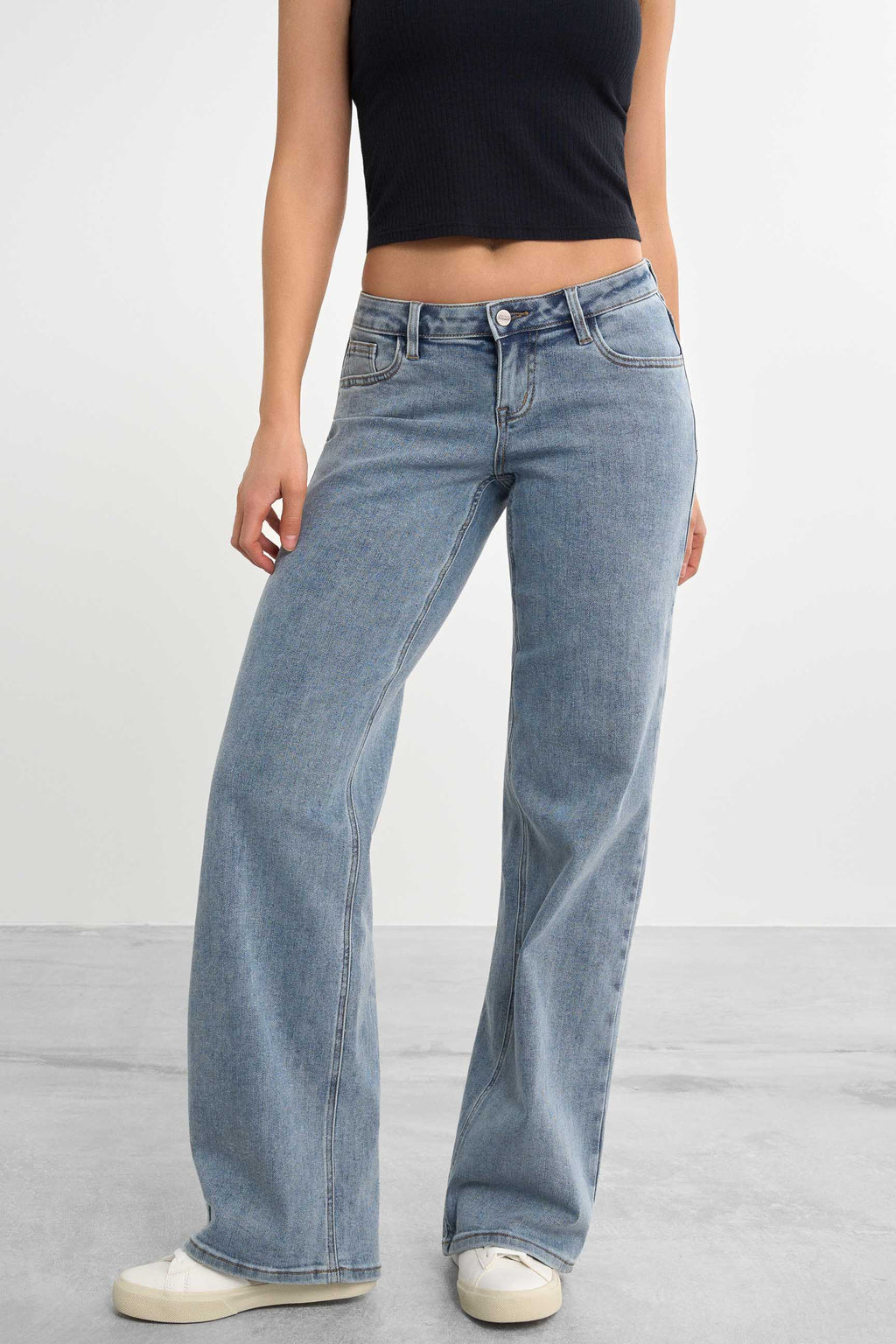 Low Waist Baggy Jeans