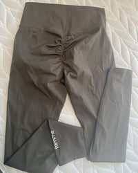 Signature Scrunch Leggings