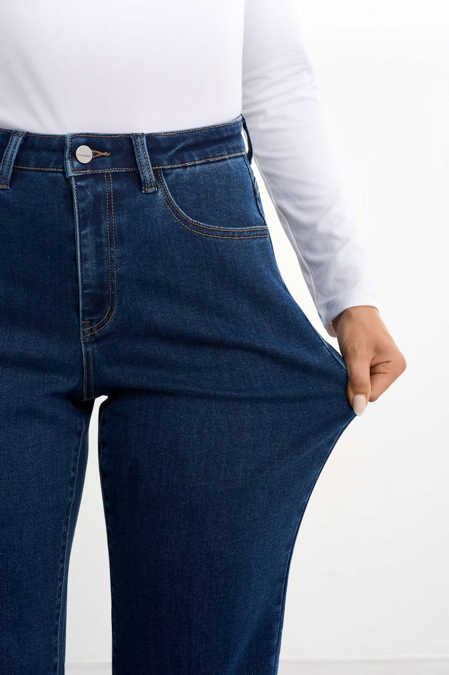 Straight Jeans